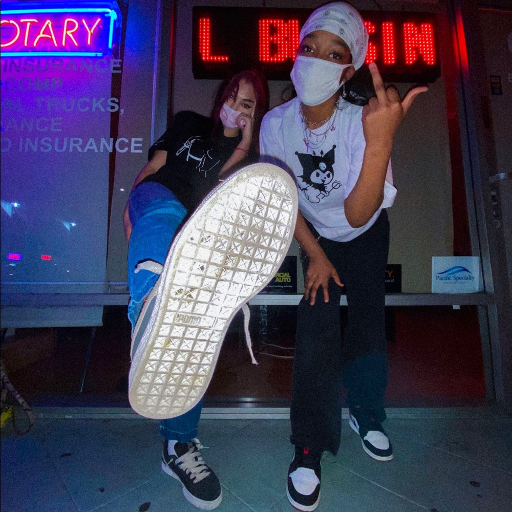 Meet your Posher, Cherrybomb